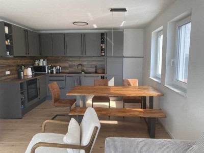 Wörth-Maximiliansau: Hochwertige OG Whg. mit Balkon und Stellplatz