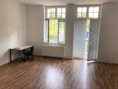 teilmöblierte grüne 1,5 Zimmer-Wohnung großer Balkon, Einbauküche in Magdeburg ab 349,99 € kalt p.M.
