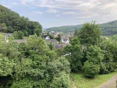 Vollständig renovierte Dachgeschosswohnung mit eineinhalb Zimmern in Bad Münstereifel