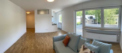 Hochwertige Ein Zimmer Wohnung mit Balkon und neuer Einbauküche