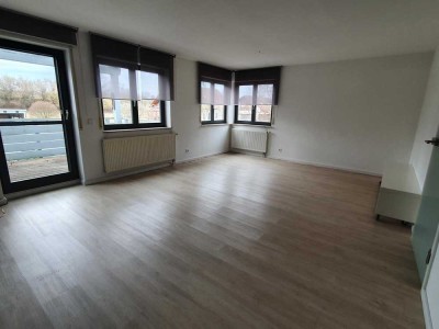 Wohnung in Doppelhaushälfte mit hochwertiger Ausstattung und Terrasse frei ab 01.03