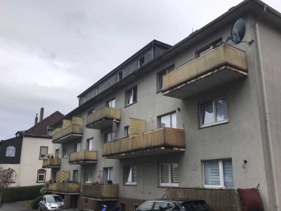 4 Zimmer Wohnung im 2.OG ca. 109 m² 2 Balkone (vermietet)