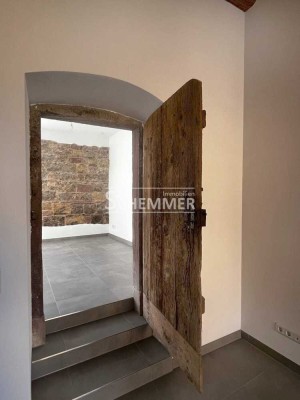 EM-Mundingen++ Außergewöhnliche 4,5-Zimmer-Maisonette-Wohnung mit Garten