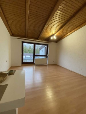 Gepflegte 2-Zimmer Wohnung in Kirchberg a.d. Jagst, Küche, Balkon