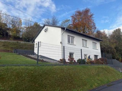 Gepflegtes Einfamilienhaus mit zusätzlichem Baugrundstück in Kreuztal Fellinghausen