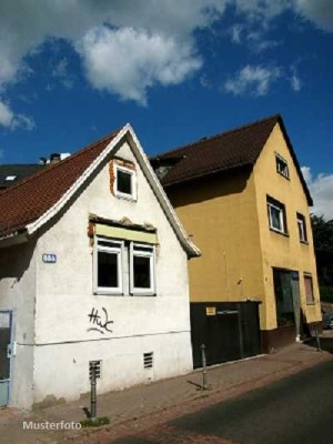 Aus alt mach Neu! Kleines abbruchreifes Einfamilienhaus