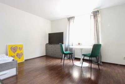 SCHWABING: Modernes möbliertes 1-Zimmer-Apartment!