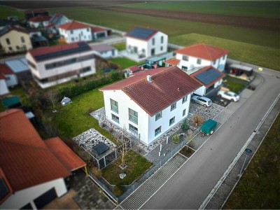 Exklusives Familienanwesen mit moderner Architektur und Top-Lage in Sünching