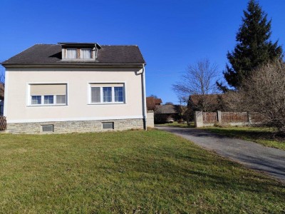 Bauernhaus mit Wirtschaftsgebäude und Garten in der Weinidylle Strem, südl. Bgld