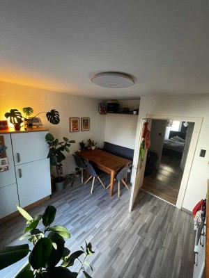 Zwischenmiete: 2 Zimmerwohnung mit Balkon