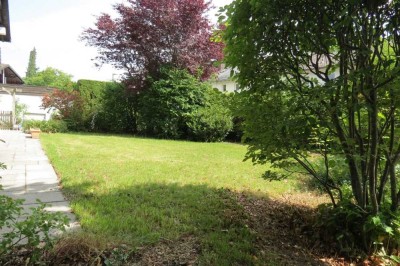 Großzügig, ruhig, eingewachsener Süd-Garten, EFH mit Doppelgarage