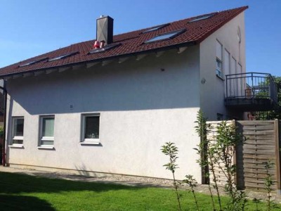Helle Wohnung mit Galerie, Balkon, EBK. Großer Kellerraum. PKW Stellplatz. Abstatt