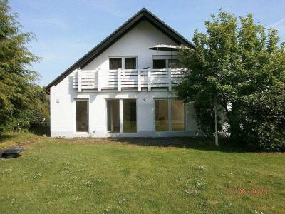 *** Wohnhaus mit Einlieger-Apartment ! Hauptwohnung frei !!! ***