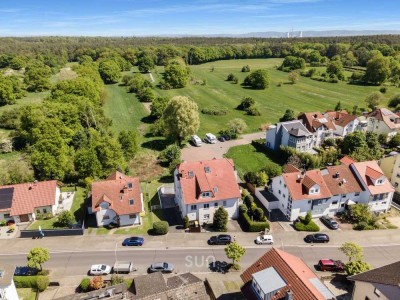 Grün. Ruhig. Besonders. FANTASTISCHE PANORAMA-WOHNUNG mit Blick ins Naturschutzgebiet!