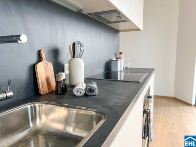 3 getrennte Zimmer und eine großzügige Wohnküche im 17.OG ab 01. Juni!