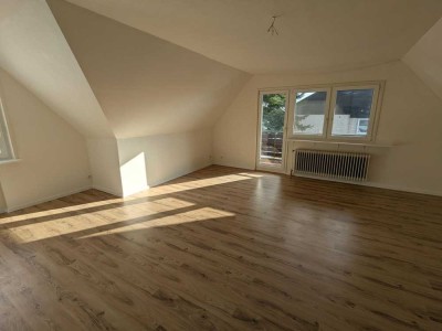Freundliche und gepflegte 2-Zimmer-DG-Wohnung mit EBK in Buchholz
