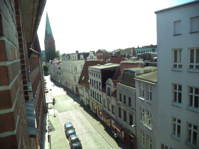 Altstadt HL -4.OG , WG geeignet, EBK,  Bad u. WC, Erstbezug saniert !!