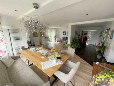 Traumwohnung mit schönem Garten:
Moderne Erdgeschosswohnung mit Garage in Rüthen!
