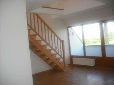 Helle und freundliche 2-Zimmer-Maisonettewohnung mit Loggia in Kettig