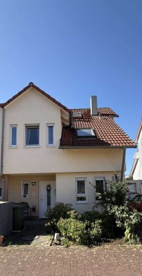 Gemütliche Doppelhaushälfte mit Garten in ruhiger Lage