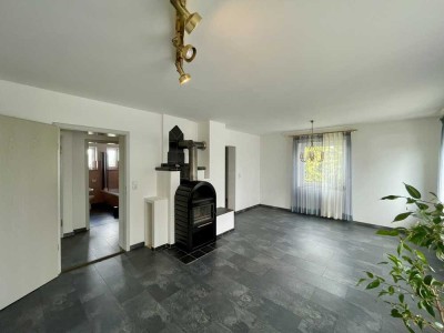 Viel Platz für Ideen: Zweifamilienhaus mit großem Garten im Altmühltal