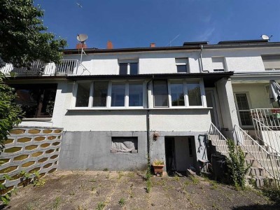 ***Achtung Handwerker***renovierungsbedürftiges, zentral gelegenes Reihenmittelhaus