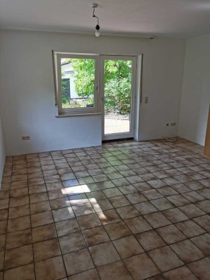 Schöne, ruhige Einliegerwohnung mit zwei Zimmern sowie großer Terrasse in Siegen-Geisweid