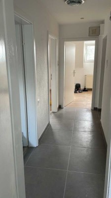 Attraktive und sanierte 3-Raum-Dachgeschosswohnung mit Balkon in Remscheid