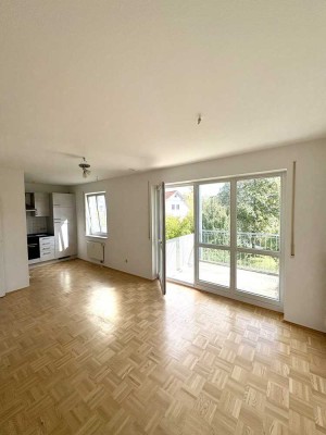Helle 1,5-Zimmer Wohnung mit Balkon&TG-Stellplatz  in Amendingen