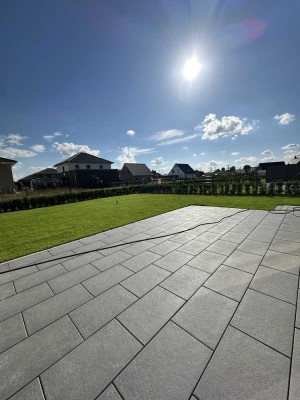 Moderne Doppelhaushälfte mit PV-Anlage+Speicher, Garten & Wellnessbad und Einbauküche