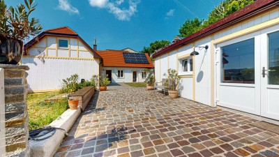 WUNDERSCHÖNES LANDHAUS MIT EINMALIGEN AUSBLICK und unglaublichen Optionen (Wellness ,Erweiterungen usw)