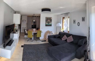Attraktive 3-Zimmer-Wohnung mit Balkon und 3 Stellplätzen