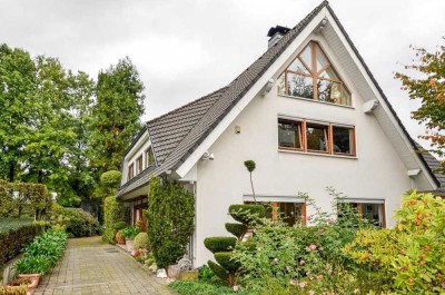 Möbilierte Einliegerwohnung für EINE Person ab 40 Jahren in einem sehr exklusiven Einfamilienhaus