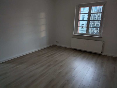 Schöne, helle Wohnung mit Balkon und hochwertiger Einbauküche – Nachmieter gesucht!