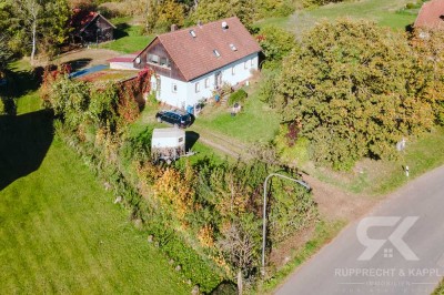 Pferdeliebhaber aufgepasst: Ihr neues Zuhause in Göttersdorf-Kirchenthumbach mit großer Pferdekoppel