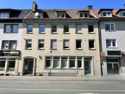 Lage, Lage, Lage... Teilsaniertes 8 Parteienhaus mit 18 Stellplätzen gegenüber vom HBF!