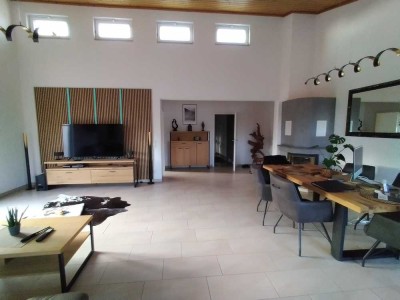 Atraktives Einfamilienhaus auf zwei Ebenen