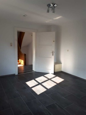 Helle und Großzügige 4 Zimmer Maisonette Wohnung