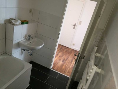 Frisch renovierte und gut aufgeteilte DG- Wohnung mit wenig Schrägen