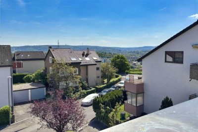 Großzügige 4-Zimmer-DG-Wohnung mit Garage und Top-Aussicht