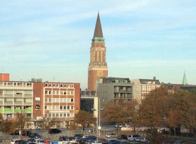 Sonnige 2,5 Zimmerwohnung mit Blick auf den Exerzierplatz zu vermieten.