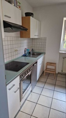 Renovierte helle Wohnung mit EBK / Gartenmitbenutzung