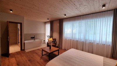 Möblierte 4,5 Zimmer Maisonette-Wohnung mit Garten, Balkon, 3 Schlafzimmern und 3 Bädern