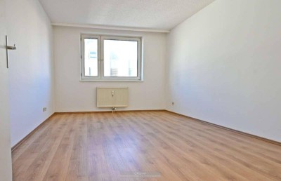HELLE 4 ZIMMER IM 5.LIFTSTOCK - WG GEEIGNET - TOPLAGE FUSSGÄNGERZONE -