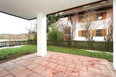 * Gemütlich * Ruhig * Praktisch *
2-Zimmerwohnung im Erdgeschoss mit Terrasse und Garage in Peißenb