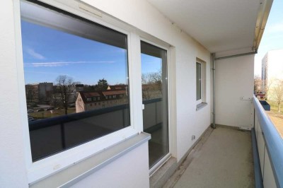 Treppensteigen? Ich nehm den Aufzug...große 4-RW mit Wanne & Balkon!!!
