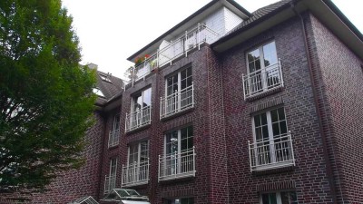 Stilvolle 2,5-Raum-Wohnung mit Balkon und EBK in Hamburg Lokstedt