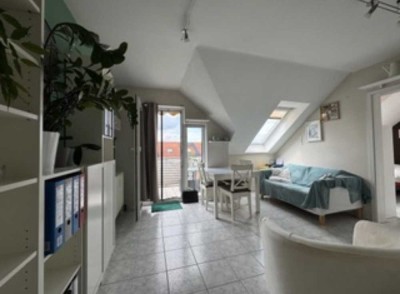 Helle möbilierte 2-Zimmer Wohnung mit Balkon in Walldorf