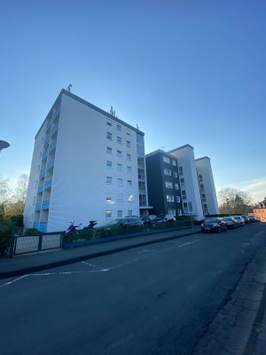Zwei-Zimmer-Wohnung mit Balkon, Aufzug und Tiefgarage