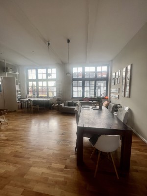 Helles WG Zimmer + gr. Wohn und Arbeitsbereich  in 150qm Fabriketage in Alt -Treptow Möbliert